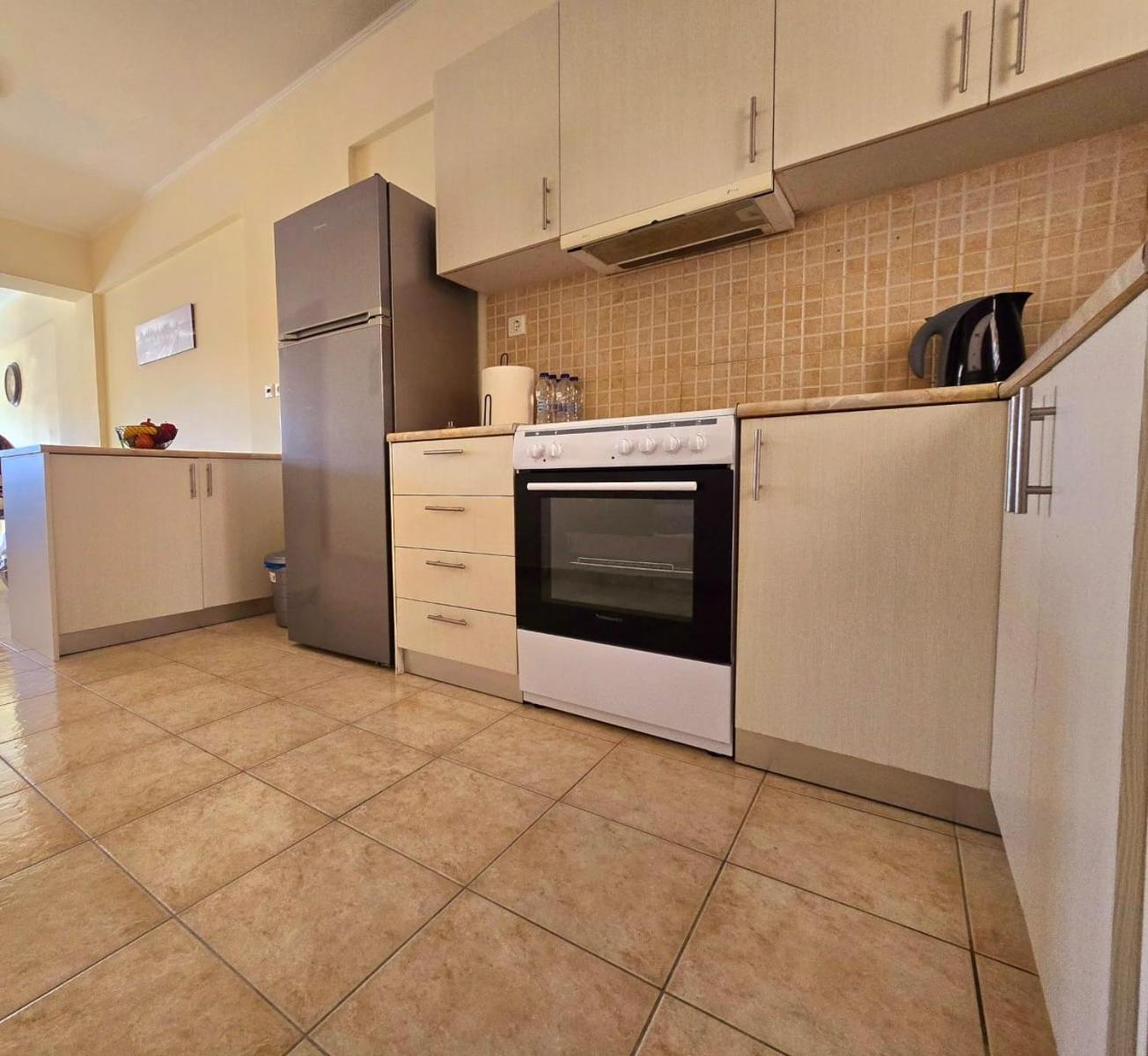 Maria Beach Apartement In Korinth! Bagian luar foto